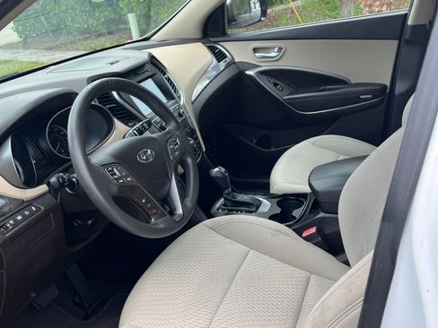 Used 2017 Hyundai Santa Fe Sport FWD image 6