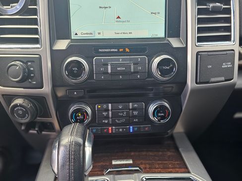 Used 2016 Ford F150 Platinum w/ Equipment Group 701A Luxury image 30