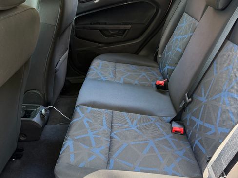 Used 2012 Ford Fiesta SES FWD image 13