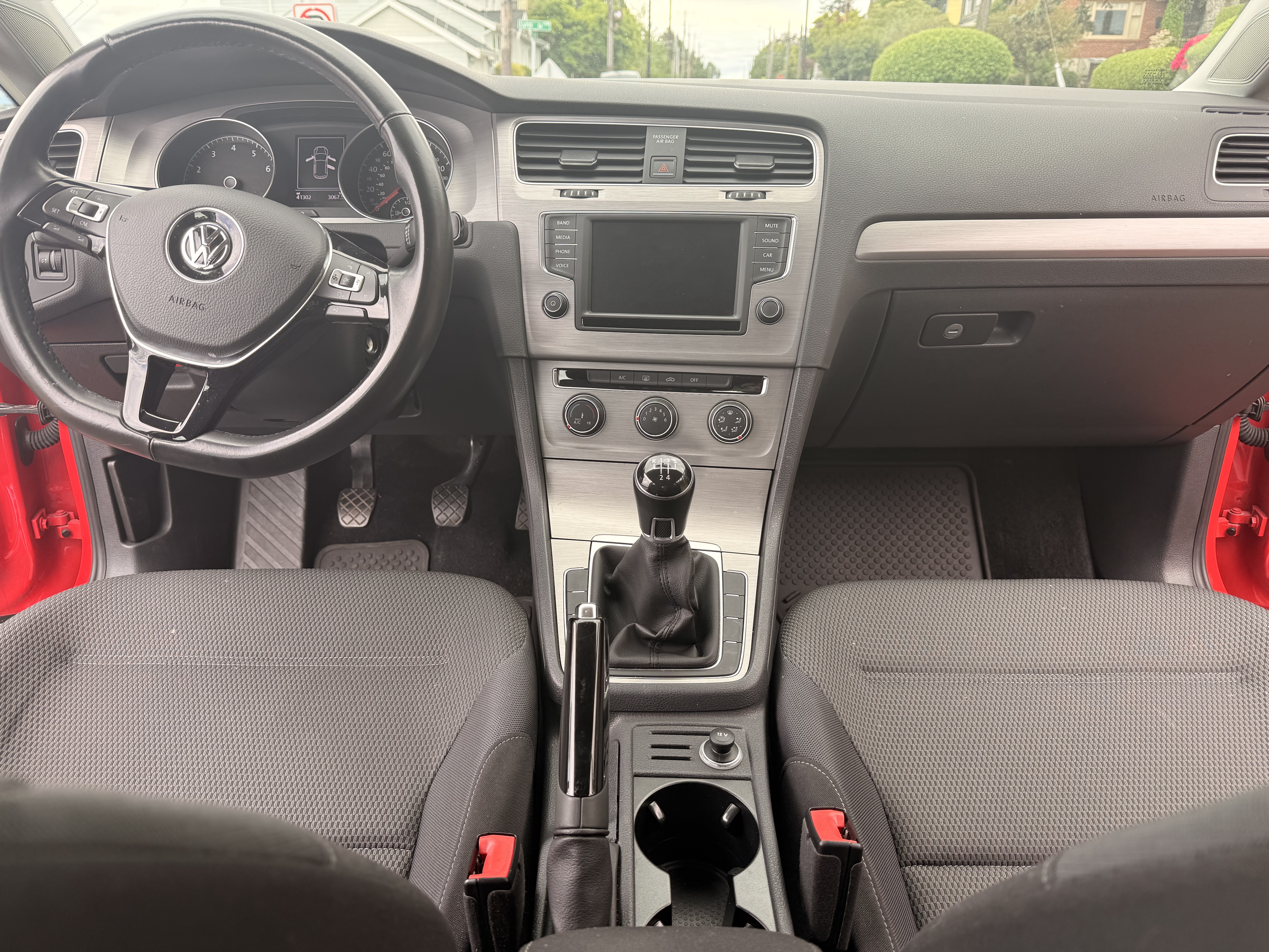 Used 2016 Volkswagen Golf S FWD image 11