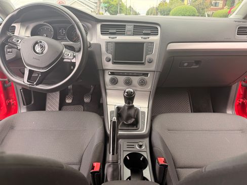 Used 2016 Volkswagen Golf S FWD image 11