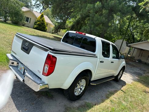 Used 2019 Nissan Frontier SV RWD image 5
