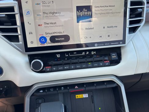 Used 2023 Toyota Sequoia Capstone AWD/4WD image 15