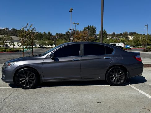 Used 2014 Honda Accord Sport image 4
