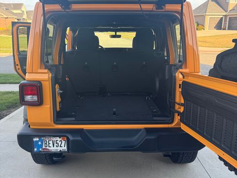 Used 2021 Jeep Wrangler Unlimited Sport image 9