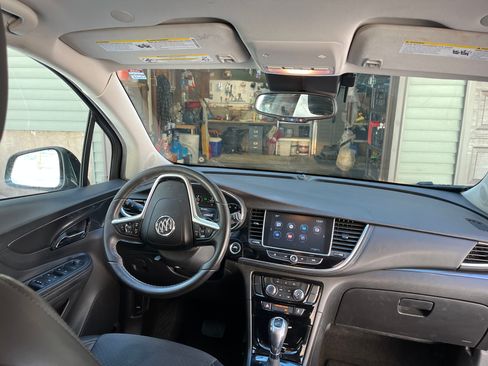 Used 2018 Buick Encore Preferred image 11