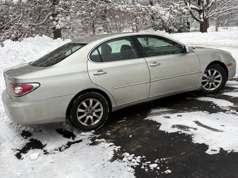 Used 2004 Lexus ES 330 image 2