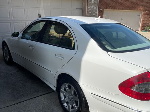 Used 2008 Mercedes-Benz E 320 BlueTEC Sedan image 1