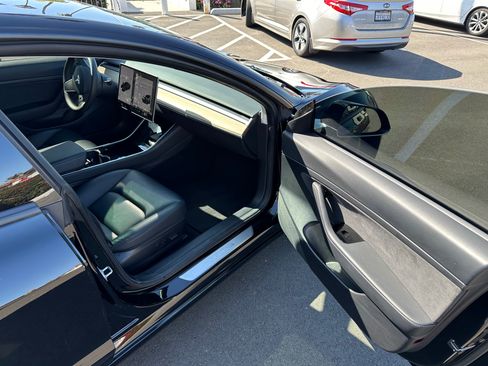 Used 2020 Tesla Model 3 Standard Range Plus image 15