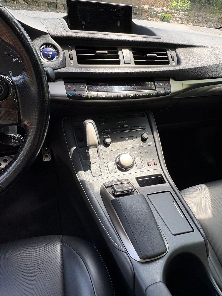 Used 2017 Lexus CT 200h w/ Navigation System Package FWD image 15