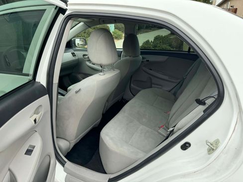 Used 2013 Toyota Corolla L image 19