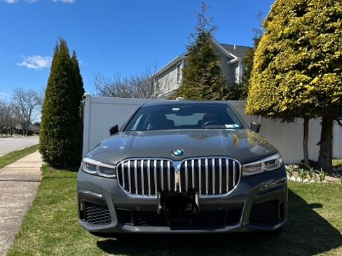 Used 2020 BMW 745e xDrive image 9