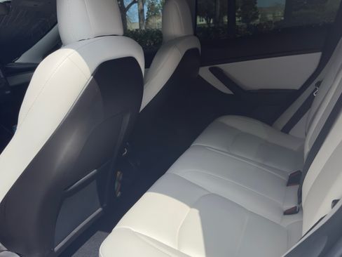 Used 2020 Tesla Model 3 Long Range image 5