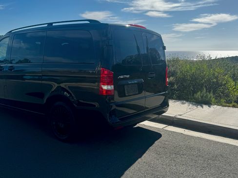 Used 2017 Mercedes-Benz Metris Passenger image 11