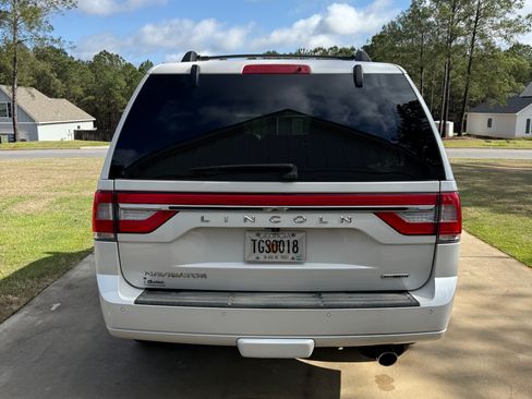 Used 2016 Lincoln Navigator Select image 6