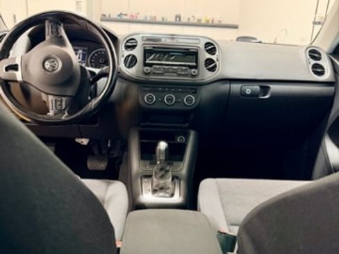 Used 2013 Volkswagen Tiguan S image 1