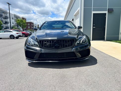 Used 2010 Mercedes-Benz E 550 Coupe image 4