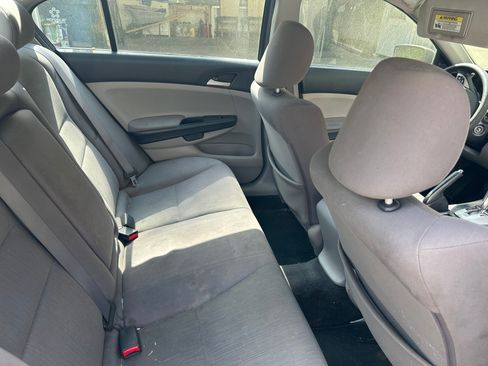 Used 2011 Honda Accord LX-P image 5