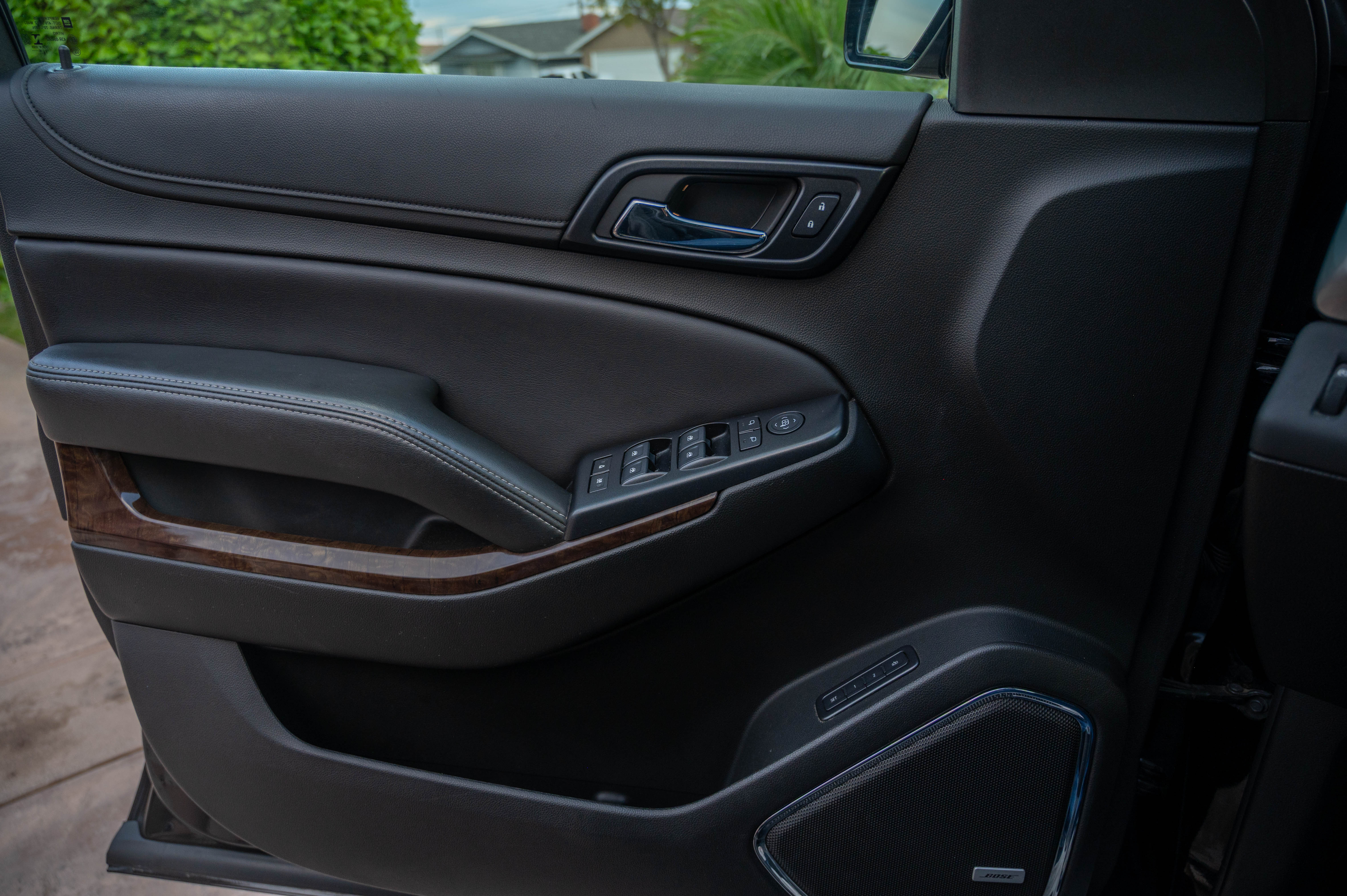 Used 2019 Chevrolet Tahoe LT w/ LT Midnight Edition RWD image 16