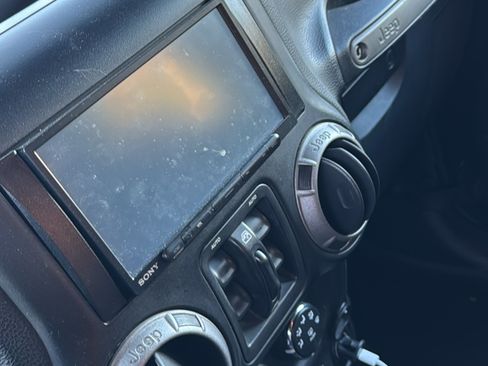 Used 2011 Jeep Wrangler Unlimited Sport image 5