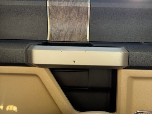 Used 2018 Ford F250 Lariat w/ Lariat Ultimate Package image 28