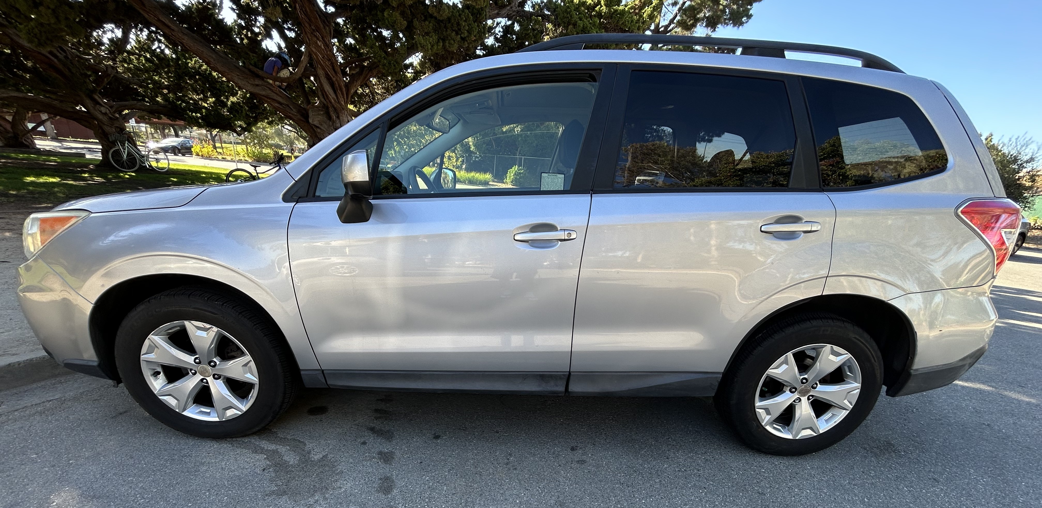 Used 2014 Subaru Forester 2.5i Premium w/ All-Weather Package AWD/4WD image 1