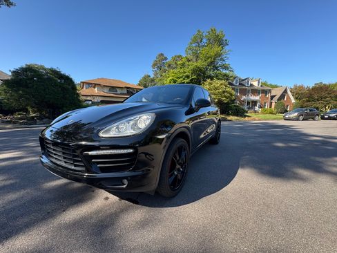 Used 2012 Porsche Cayenne Turbo AWD/4WD image 8