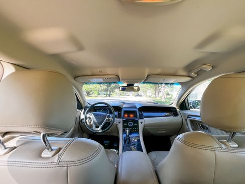 Used 2013 Ford Taurus Limited FWD image 13