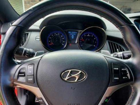Used 2013 Hyundai Genesis 3.8 RWD image 16