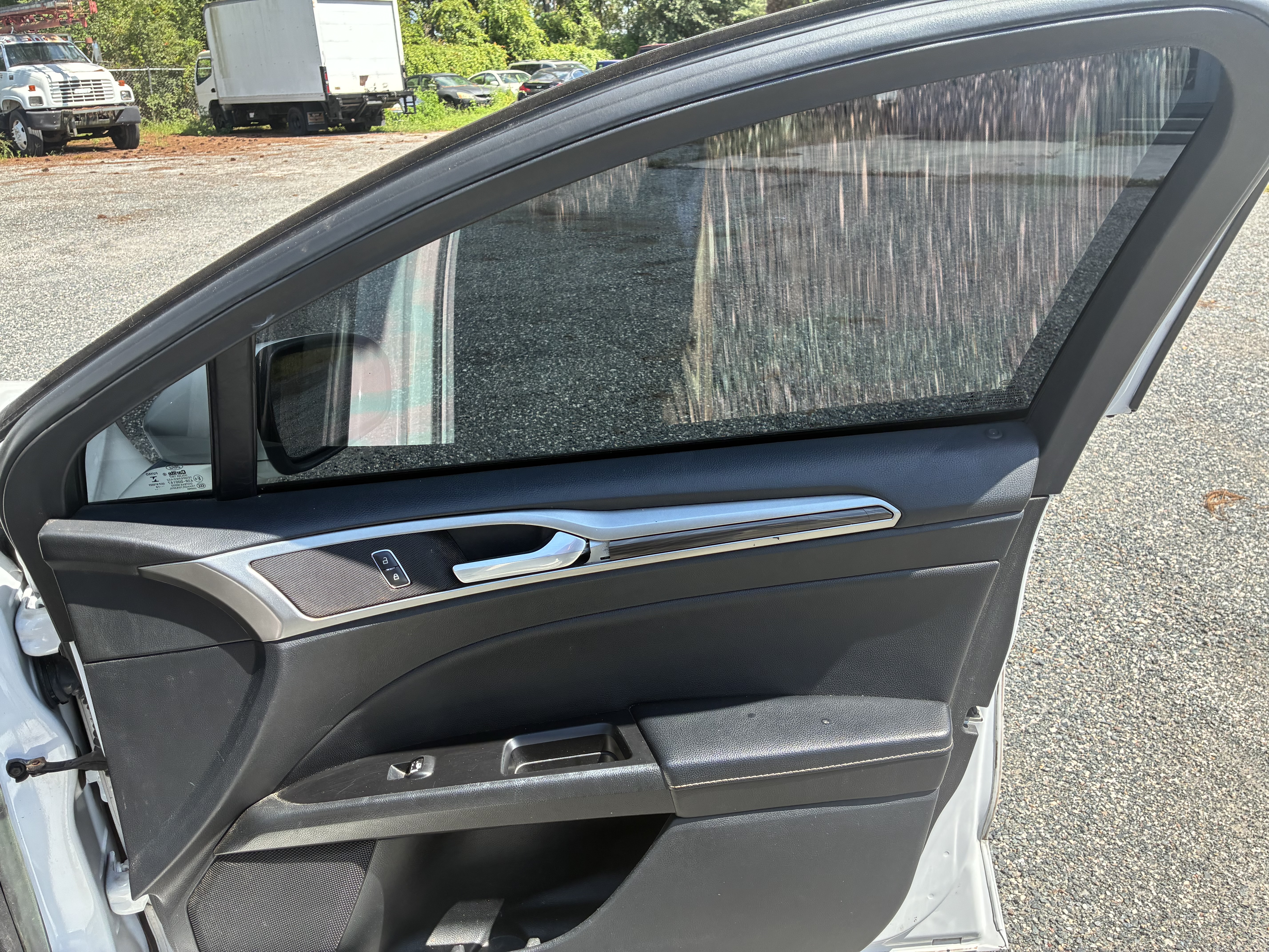 Used 2020 Ford Fusion SEL FWD image 12