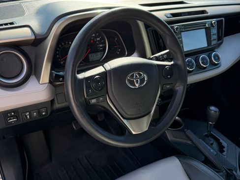 Used 2013 Toyota RAV4 LE image 18