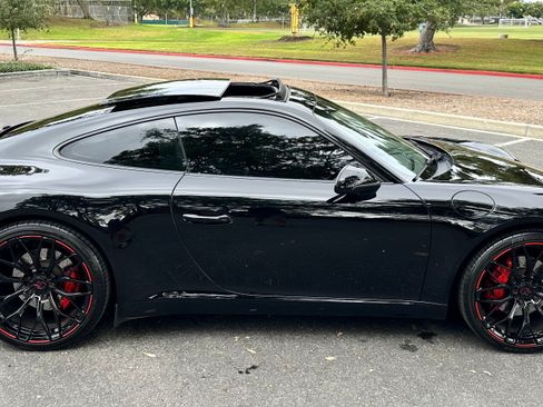 Used 2018 Porsche 911 Carrera image 5