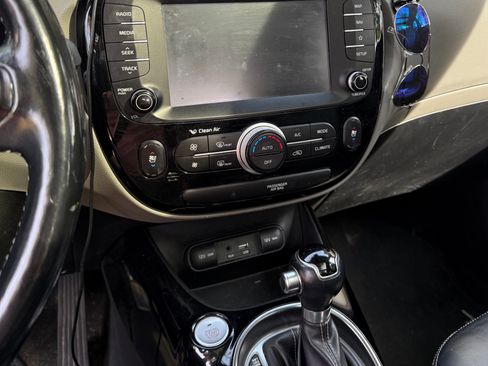 Used 2018 Kia Soul + w/ + Primo LIT Package image 5