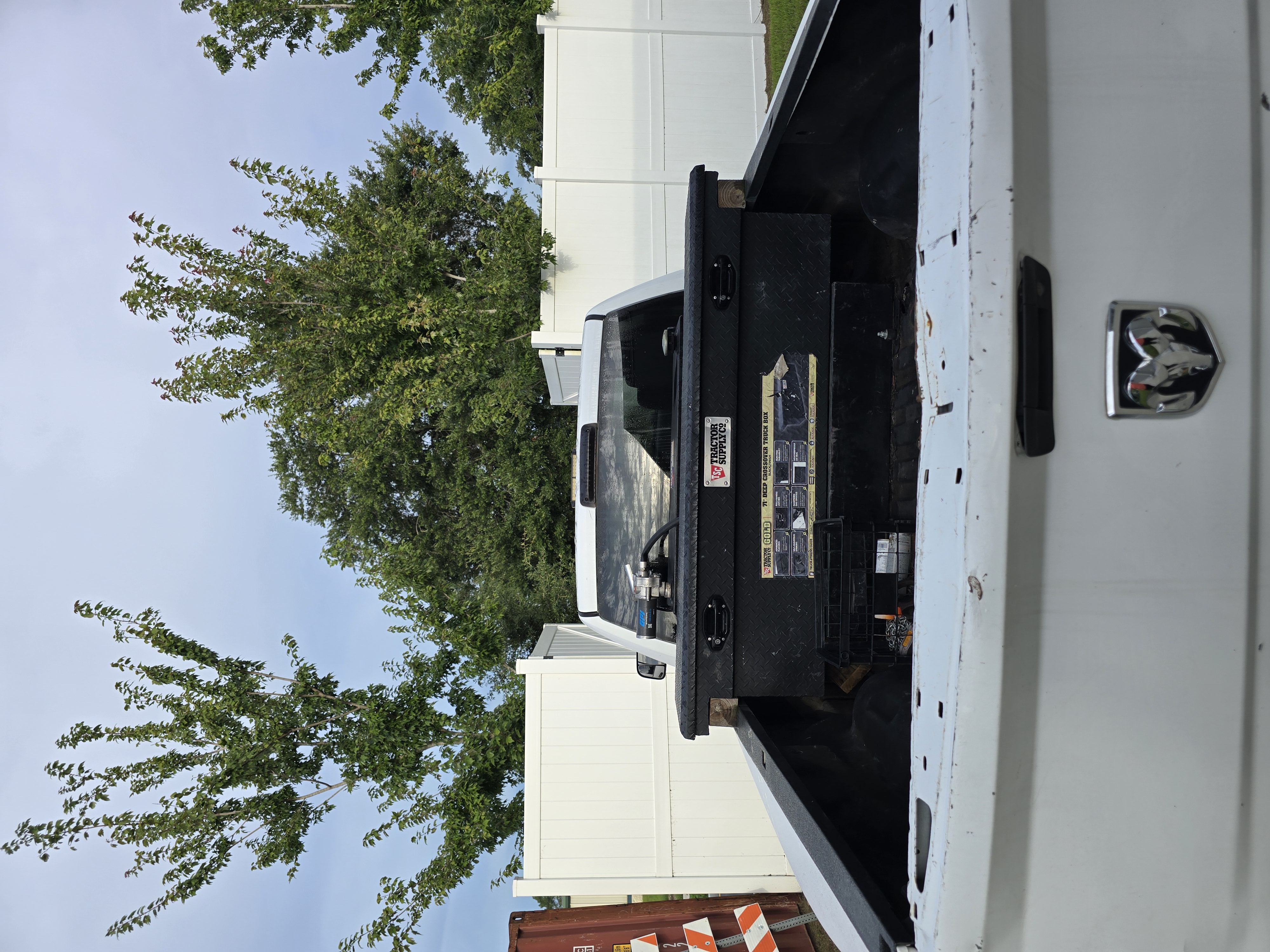 Used 2015 RAM 3500 Tradesman w/ Chrome Appearance Group RWD image 6