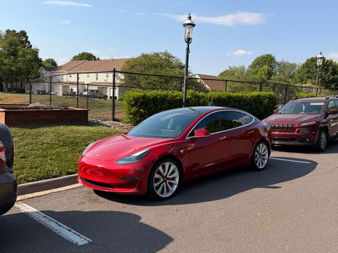 Used 2019 Tesla Model 3 Performance AWD/4WD image 4