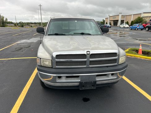 Used 2001 Dodge Ram 1500 Truck 2WD Quad Cab image 2
