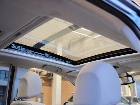 Used 2015 Subaru Forester 2.5i Premium w/ All-Weather Package image 12