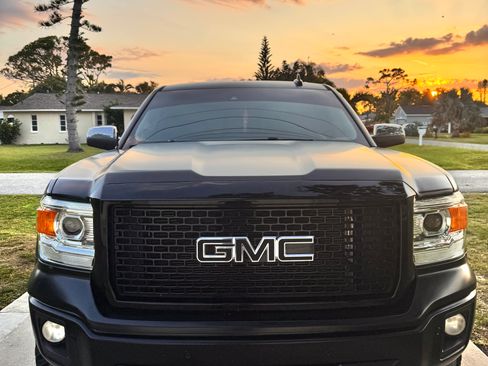 Used 2015 GMC Sierra 1500 Denali w/ Driver Alert Package AWD/4WD image 2