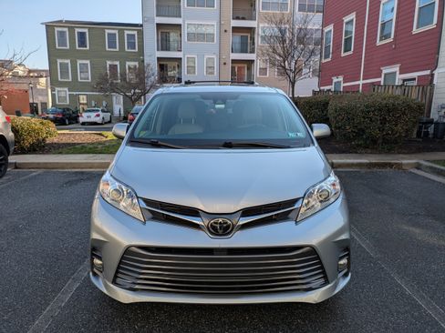 Used 2020 Toyota Sienna XLE Premium image 8