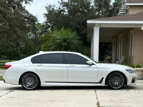 Used 2019 BMW 750i w/ Executive Package RWD image 1