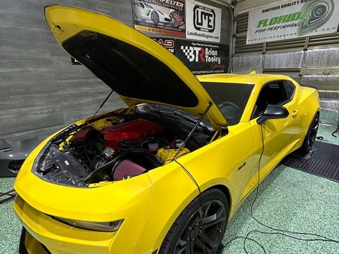 Used 2018 Chevrolet Camaro SS image 6