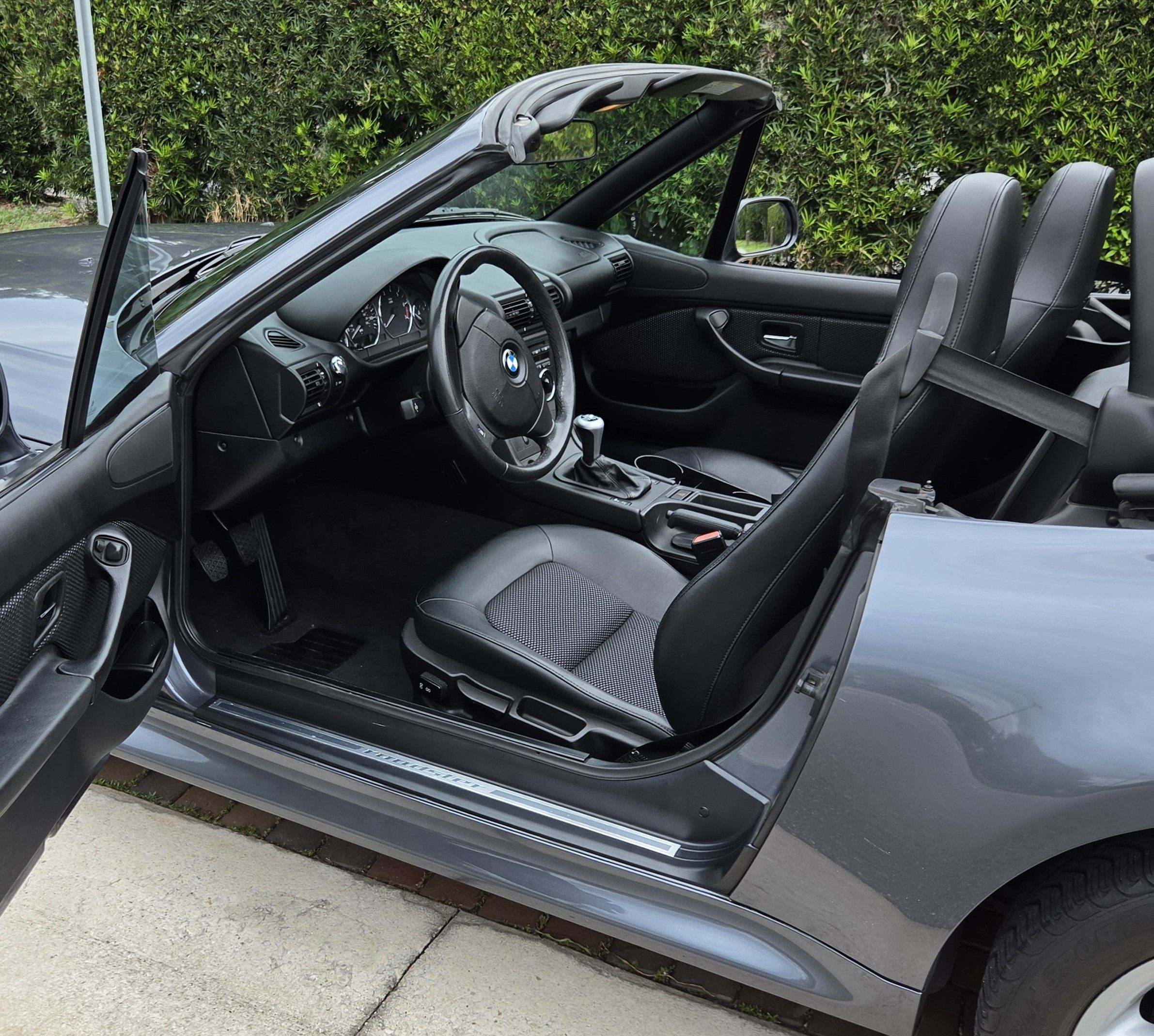 Used 2000 BMW Z3 2.5i RWD image 11