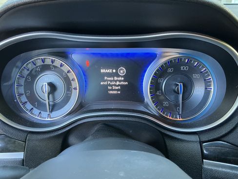 Used 2017 Chrysler 300 C w/ Safetytec Plus Group RWD image 17
