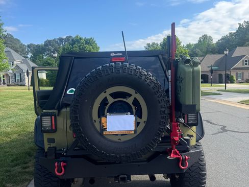 Used 2013 Jeep Wrangler Unlimited Sport w/ Connectivity Group AWD/4WD image 5