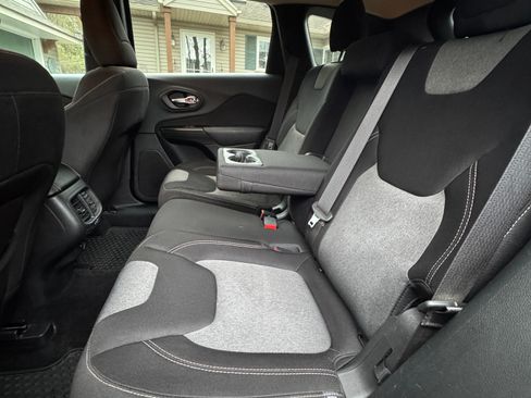 Used 2014 Jeep Cherokee Latitude w/ Cold Weather Group image 15