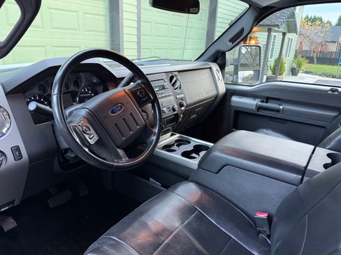 Used 2011 Ford F350 Lariat w/ Lariat Interior Pkg image 11