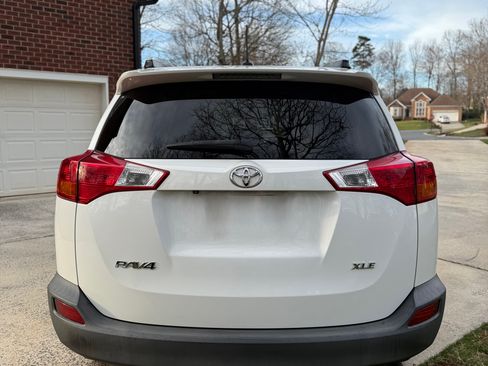Used 2015 Toyota RAV4 XLE FWD image 8