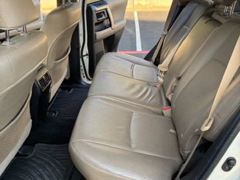 Used 2010 Toyota 4Runner Limited AWD/4WD image 18