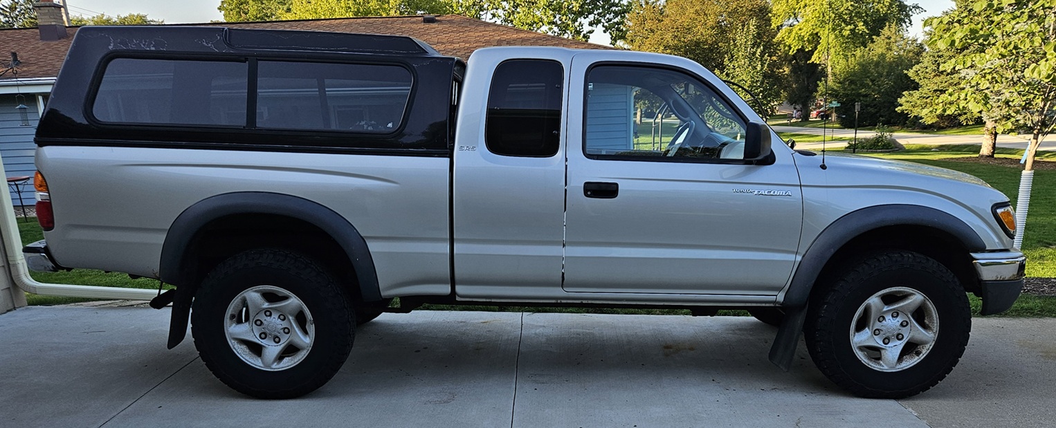 Used 2002 Toyota Tacoma 4x4 Xtracab w/ SR5 Pkg w/ Chrome Pkg image 2