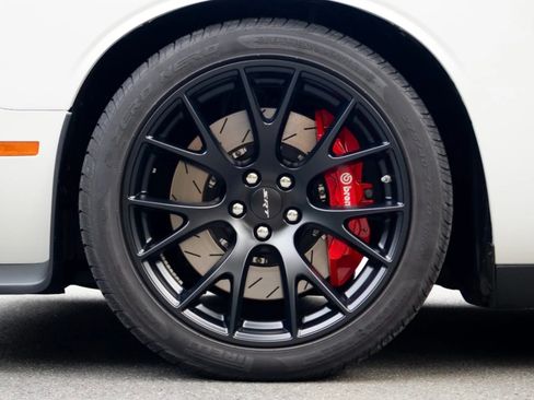 Used 2015 Dodge Challenger SRT Hellcat image 14